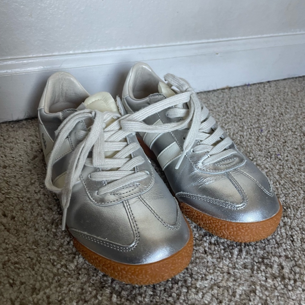Gola metallic silver sneakers sz 6